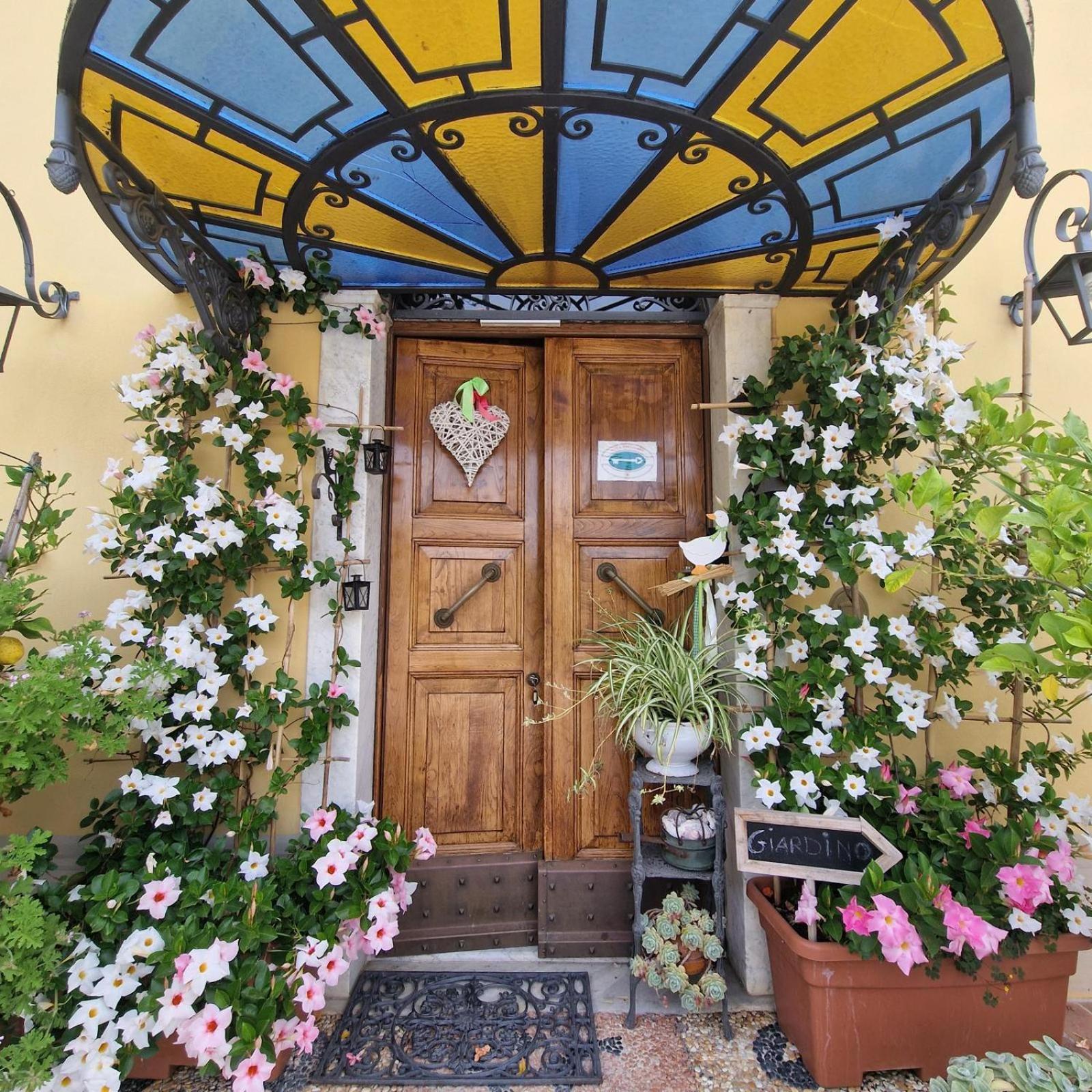 Jasmine Cottage Luni Exterior photo